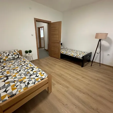 Ira's Square 2 Bedroom Free Parking Lägenhet Skopje