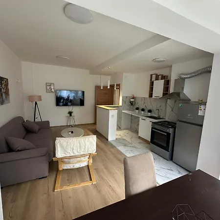 Ira's Square 2 Bedroom Free Parking Lägenhet *