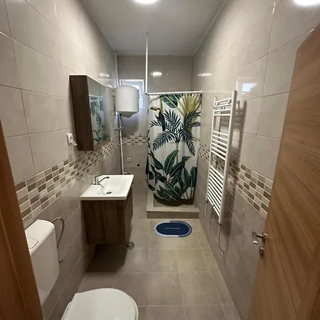 Lägenhet Ira's Square 2 Bedroom Free Parking