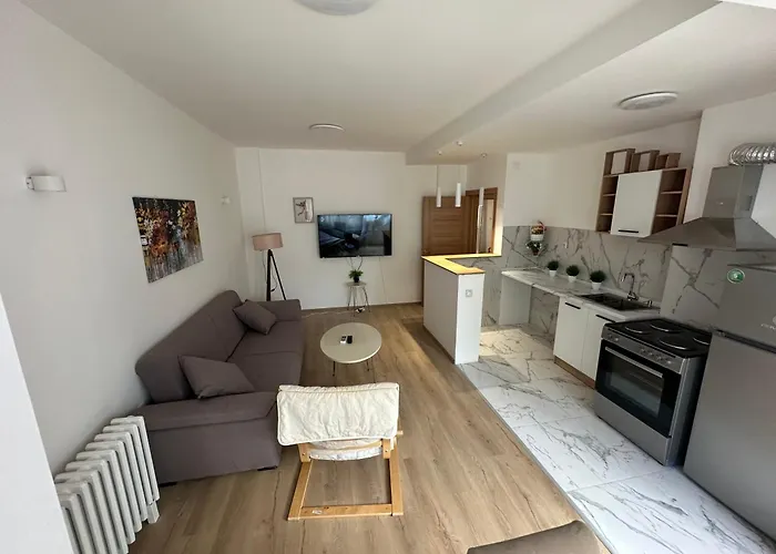 Ira's Square 2 Bedroom Free Parking Skopje