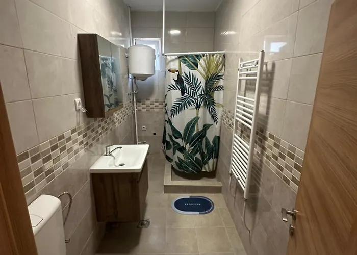 Apartment Ira's Square 2 Bedroom Free Parking